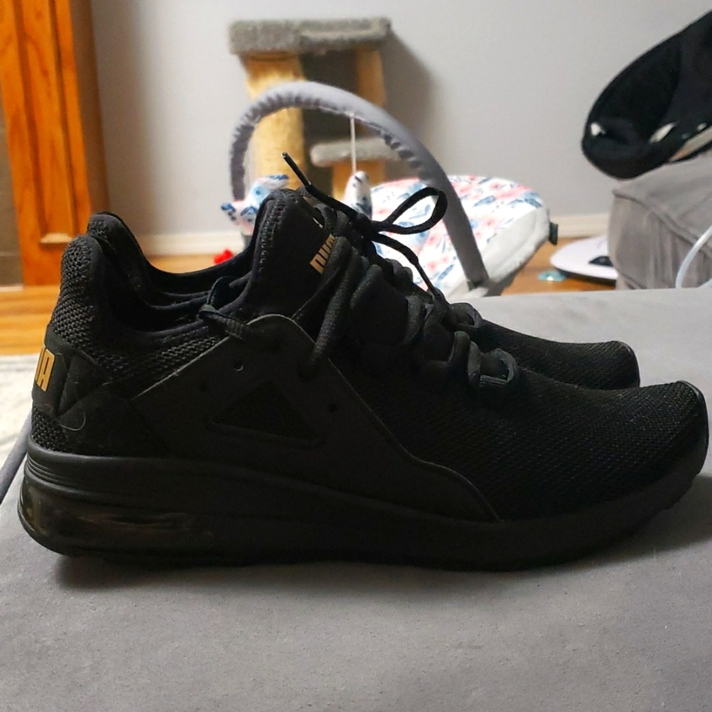 Women's puma black shoes